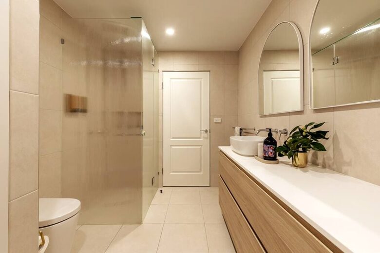 Designer Living Steps from Chapel Street - South Yarra, Australia