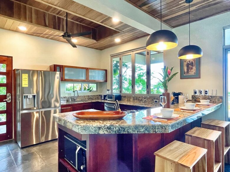 Jungle Elegance with Sweeping Ocean Views - Lagunas, Costa Rica