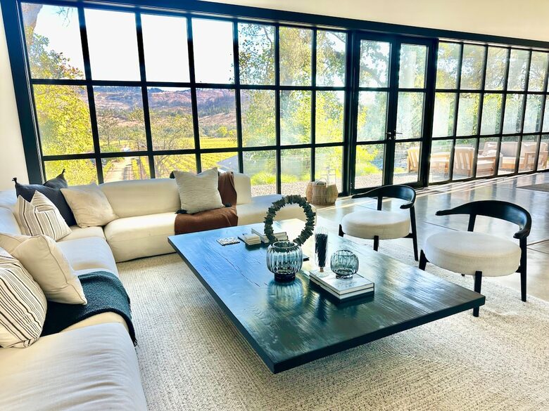 Vineyard Views and Architectural Elegance in Napa Valley - St. Helena, California