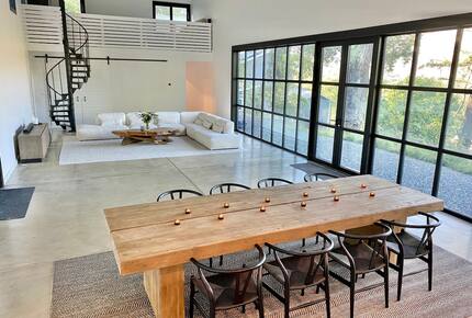 Vineyard Views and Architectural Elegance in Napa Valley - St. Helena, California