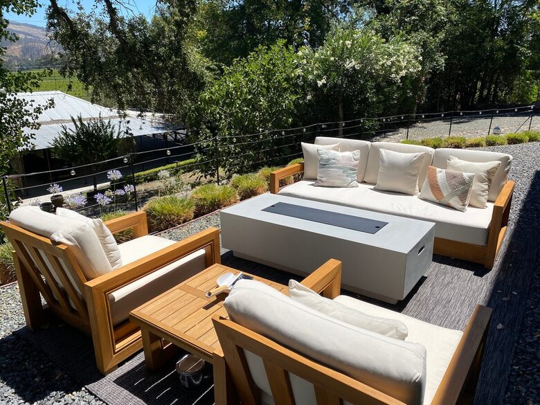 Vineyard Views and Architectural Elegance in Napa Valley - St. Helena, California