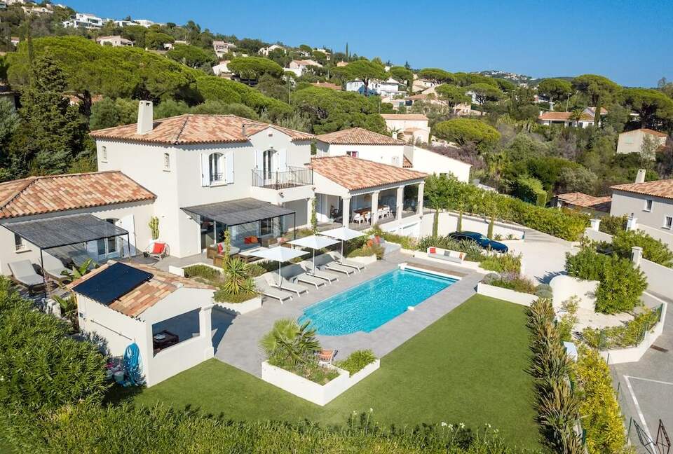 Luxury Mediterranean Villa Near Sainte-Maxime - Roquebrune-sur-Argens, France