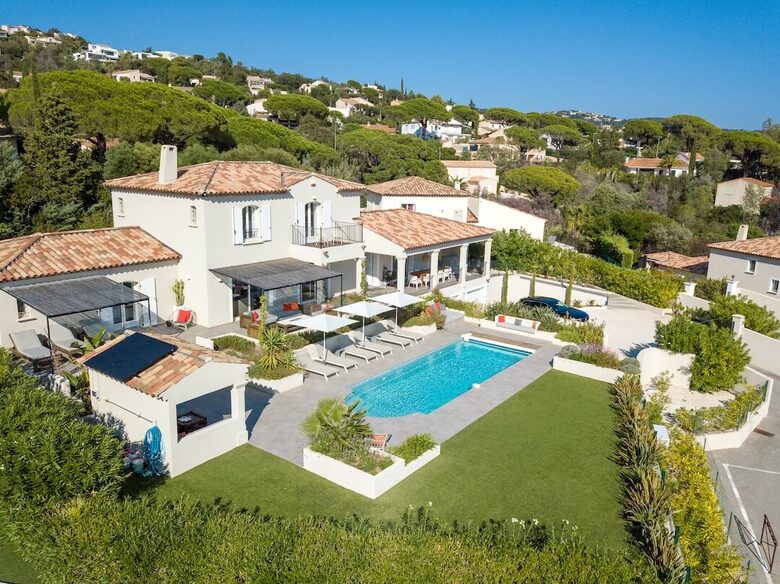 Luxury Mediterranean Villa Near Sainte-Maxime - Roquebrune-sur-Argens, France