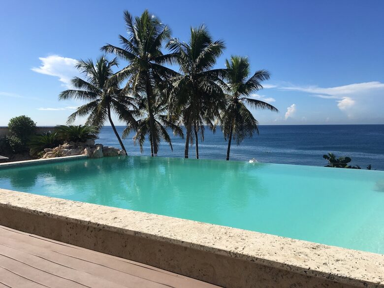 House in the city with an oceanfront swimming pool - Santo Domingo Este, Dominican Republic