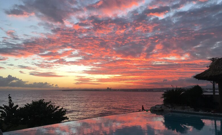 House in the city with an oceanfront swimming pool - Santo Domingo Este, Dominican Republic