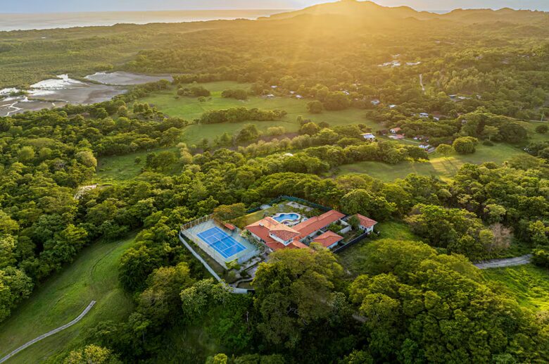 Elevated Elegance in the Costa Rican Canopy - Playa grande, Costa Rica