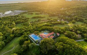 Elevated Elegance in the Costa Rican Canopy - Playa grande, Costa Rica