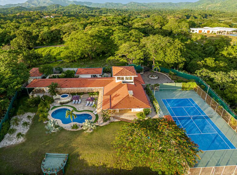 Elevated Elegance in the Costa Rican Canopy - Playa grande, Costa Rica