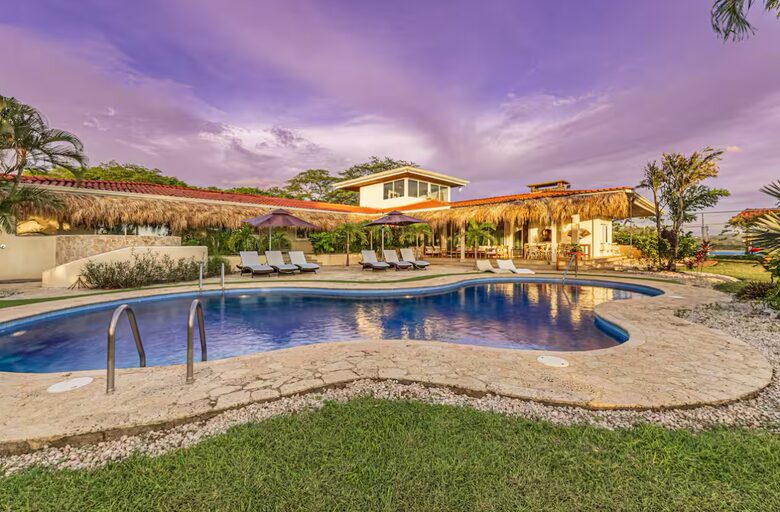 Elevated Elegance in the Costa Rican Canopy - Playa grande, Costa Rica