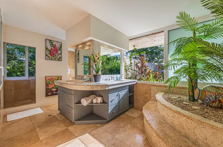 Elevated Elegance in the Costa Rican Canopy - Playa grande, Costa Rica