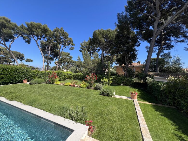 Elegant Mediterranean Retreat in Prestigious Cap d’Antibes - Cap d'Antibes, France