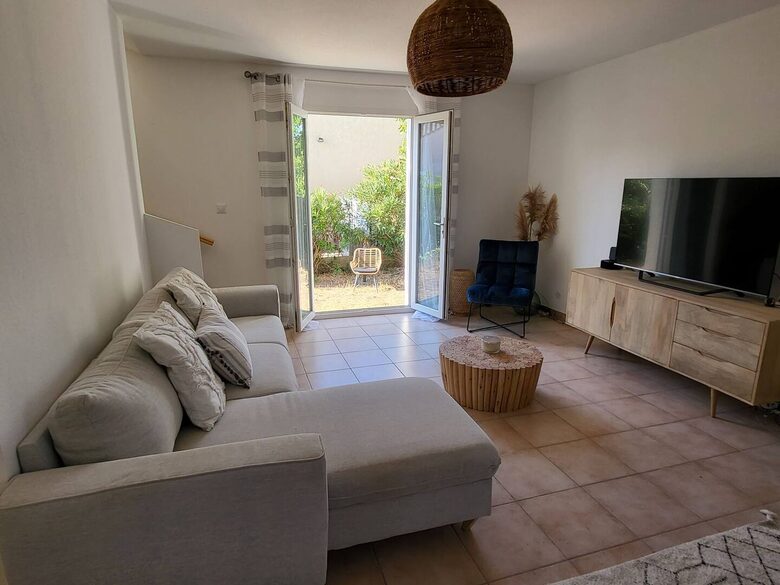 Coastal Villa with Lake & Sea Views - Marseillan, France