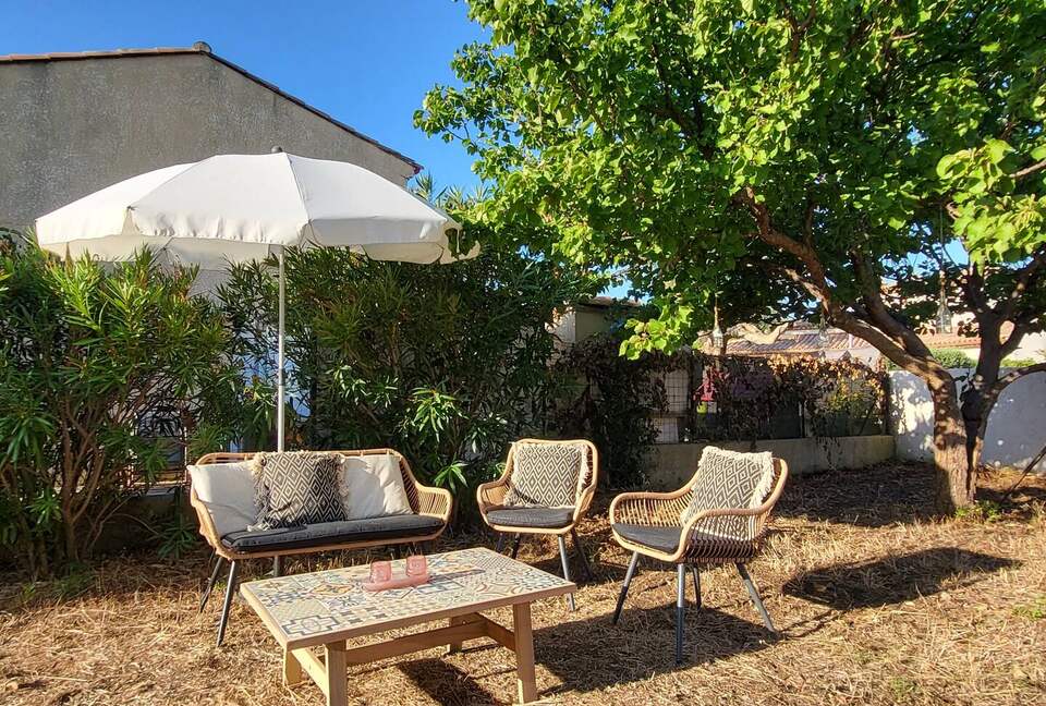 Coastal Villa with Lake & Sea Views - Marseillan, France