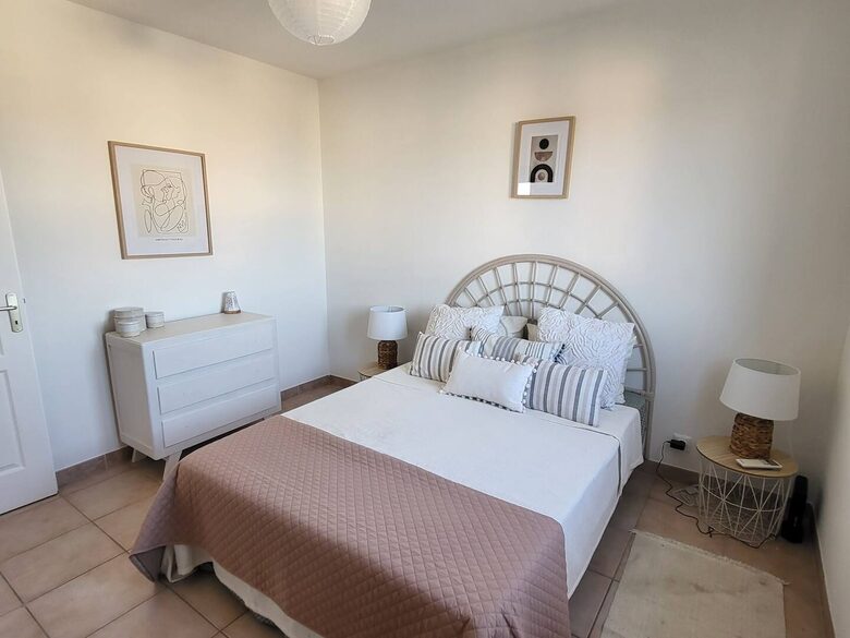 Coastal Villa with Lake & Sea Views - Marseillan, France