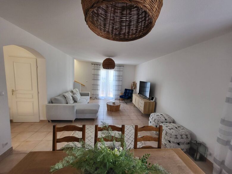 Coastal Villa with Lake & Sea Views - Marseillan, France