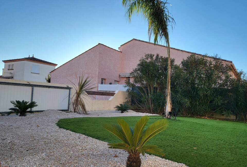 Coastal Villa with Lake & Sea Views - Marseillan, France