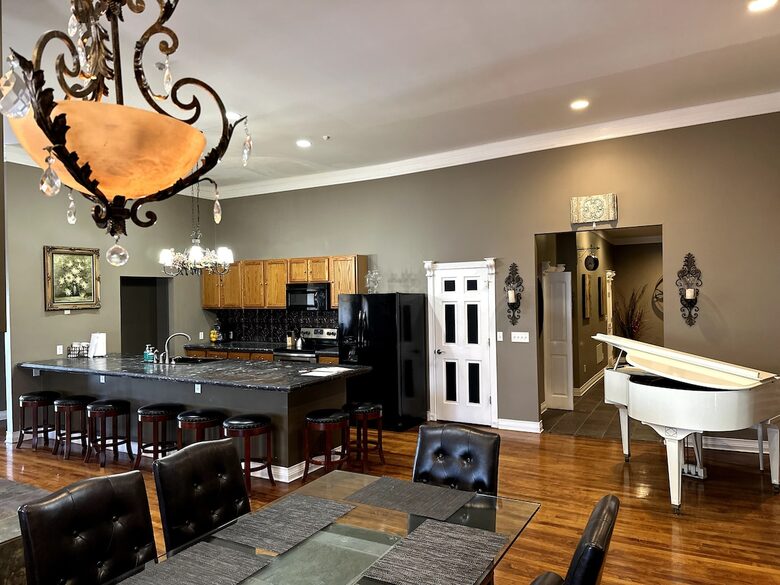Historic Elegance in the Heart of Downtown - Kokomo, Indiana