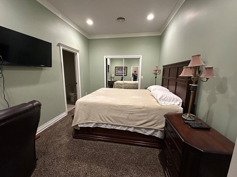 Queen Bedroom w Private Ensuite Full Bath and Work Station