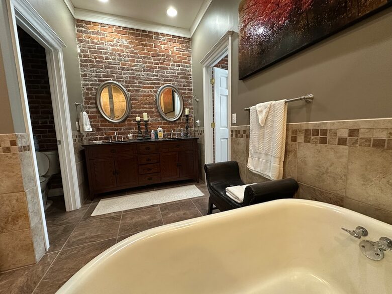 Master Bathtub