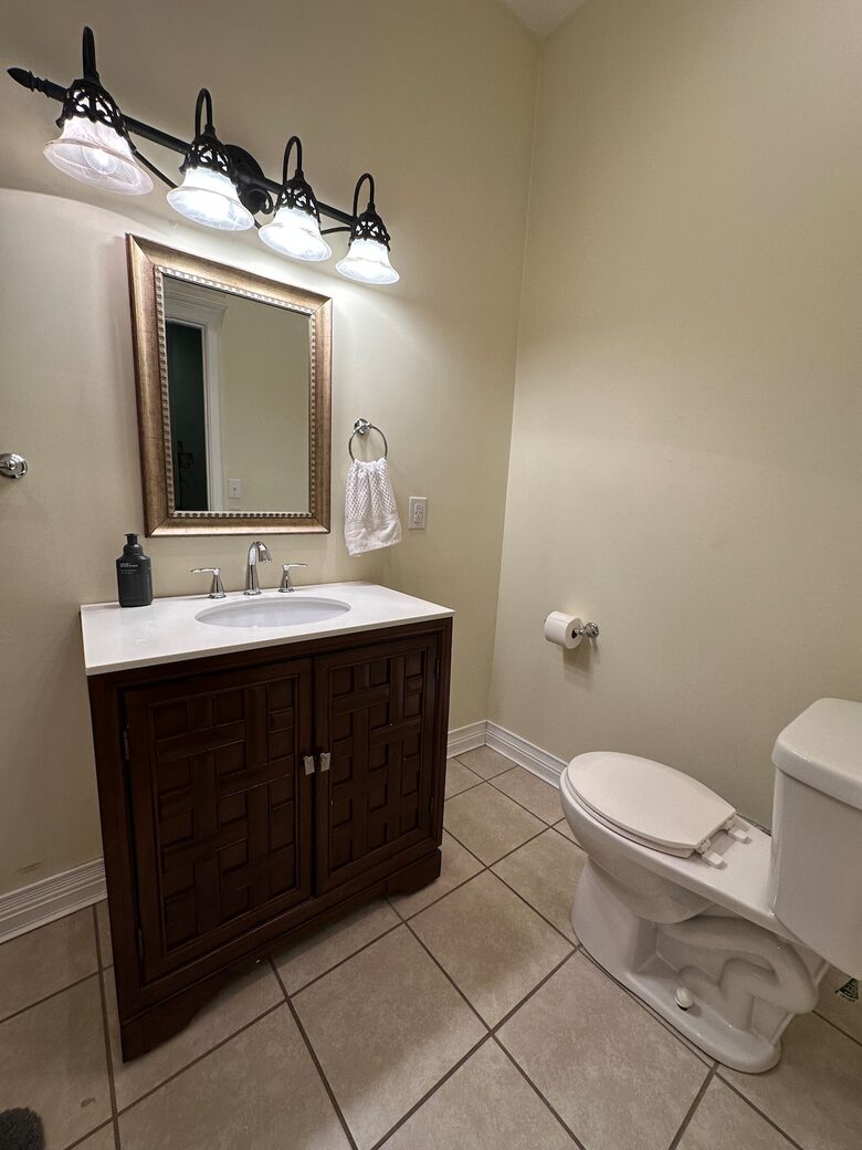 Queen Bedroom's Bath