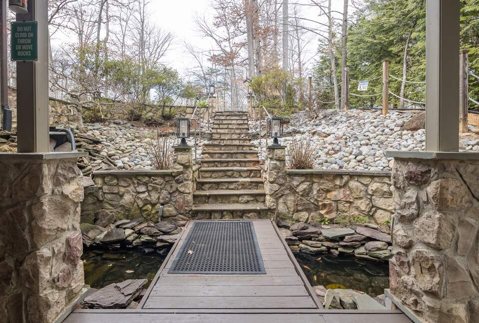 Refined Lakefront Escape in a Peaceful Cove - Locust Grove, Virginia