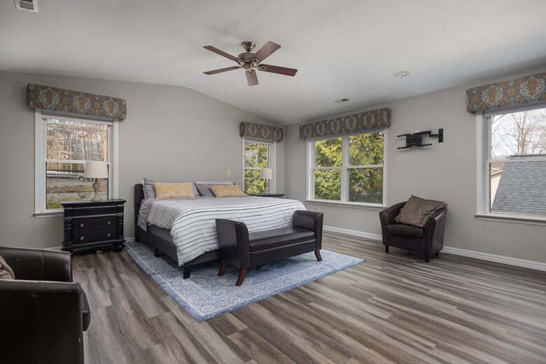 Refined Lakefront Escape in a Peaceful Cove - Locust Grove, Virginia