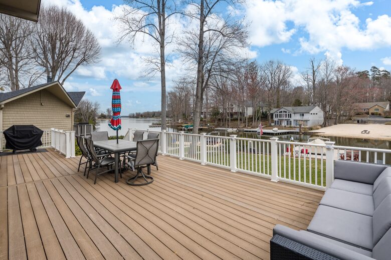 Refined Lakefront Escape in a Peaceful Cove - Locust Grove, Virginia