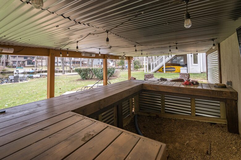 Refined Lakefront Escape in a Peaceful Cove - Locust Grove, Virginia