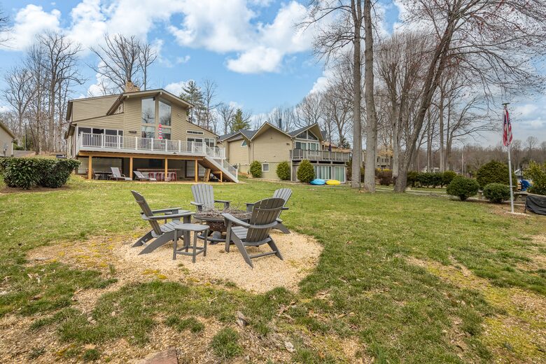Refined Lakefront Escape in a Peaceful Cove - Locust Grove, Virginia