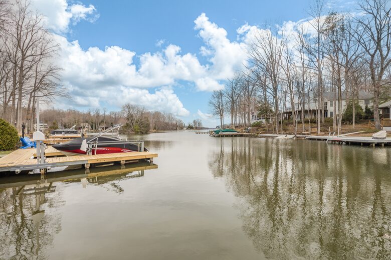 Refined Lakefront Escape in a Peaceful Cove - Locust Grove, Virginia