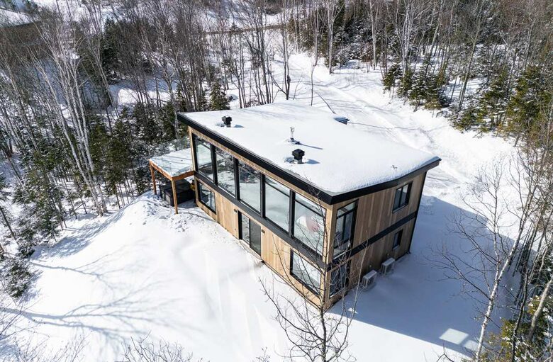 Elegant Riverfront Escape with Panoramic St. Lawrence Views - Les Éboulements, Canada