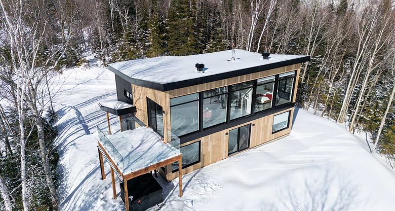 Elegant Riverfront Escape with Panoramic St. Lawrence Views - Les Éboulements, Canada