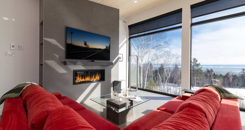 Elegant Riverfront Escape with Panoramic St. Lawrence Views - Les Éboulements, Canada