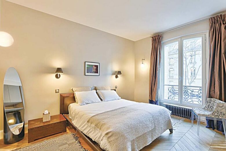 Designer-Enhanced Apartment in the Golden Triangle - Paris, France