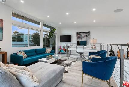Santa Monica Penthouse Near Beach and Abbott Kinney - Santa Monica, California