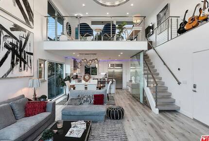Santa Monica Penthouse Near Beach and Abbott Kinney - Santa Monica, California