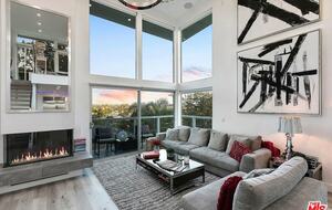 Santa Monica Penthouse Near Beach and Abbott Kinney - Santa Monica, California