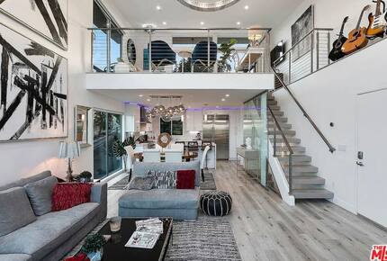 Santa Monica Penthouse Near Beach and Abbott Kinney - Santa Monica, California
