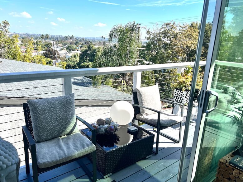 Santa Monica Penthouse Near Beach and Abbott Kinney - Santa Monica, California
