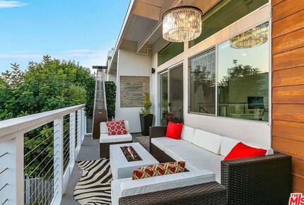 Santa Monica Penthouse Near Beach and Abbott Kinney - Santa Monica, California