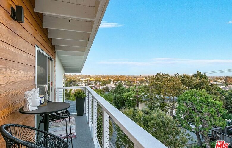 Santa Monica Penthouse Near Beach and Abbott Kinney - Santa Monica, California