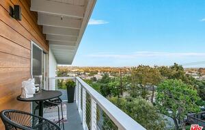 Santa Monica Penthouse Near Beach and Abbott Kinney - Santa Monica, California