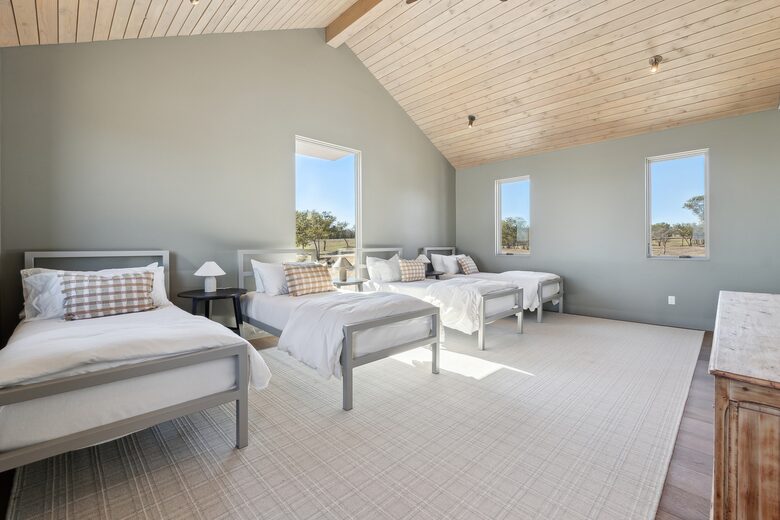 The Terra Residences - Spicewood, Texas
