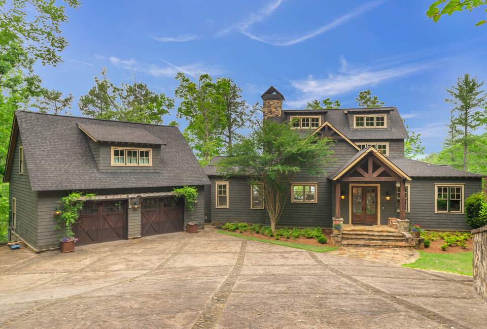 Rustic Retreat on Lake Keowee - Salem, South Carolina