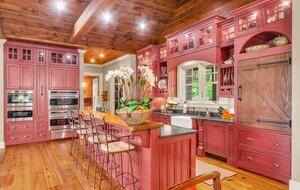 Rustic Retreat on Lake Keowee - Salem, South Carolina