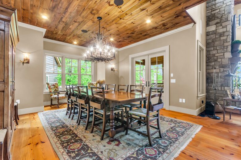 Rustic Retreat on Lake Keowee - Salem, South Carolina