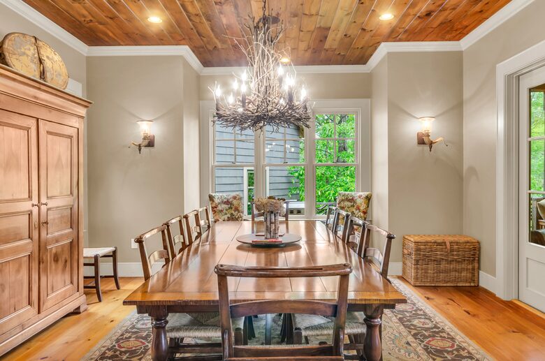 Rustic Retreat on Lake Keowee - Salem, South Carolina