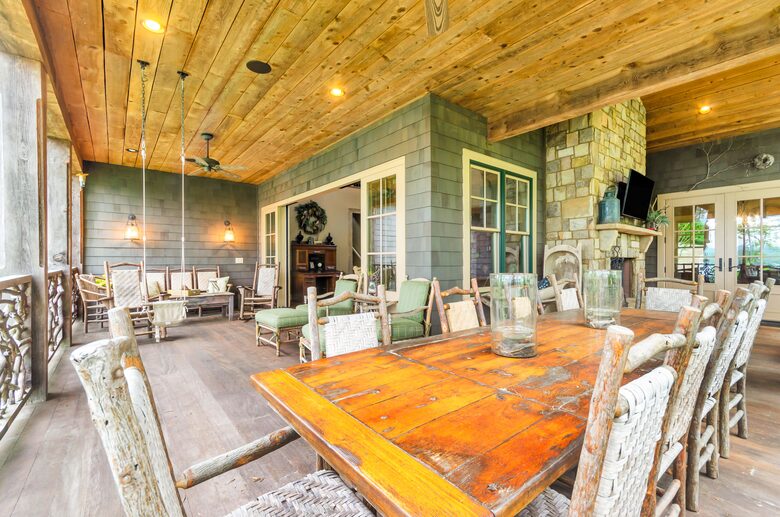 Rustic Retreat on Lake Keowee - Salem, South Carolina