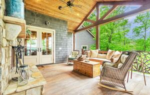 Rustic Retreat on Lake Keowee - Salem, South Carolina