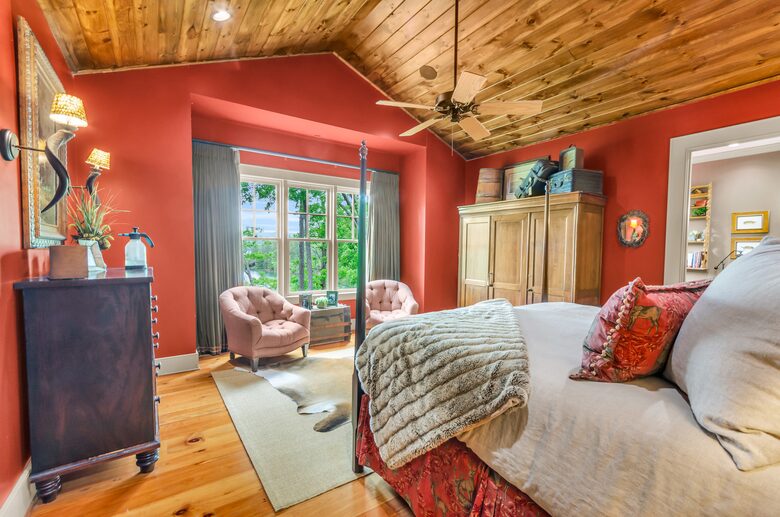 Rustic Retreat on Lake Keowee - Salem, South Carolina